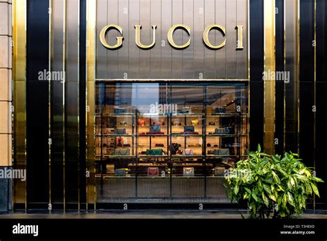 gucci store in delhi